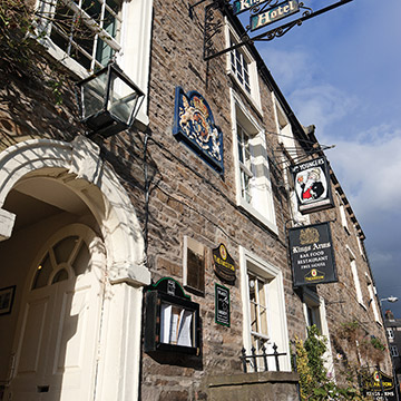 Kings Arms Hotel front