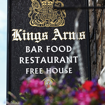 Kings Arms sign